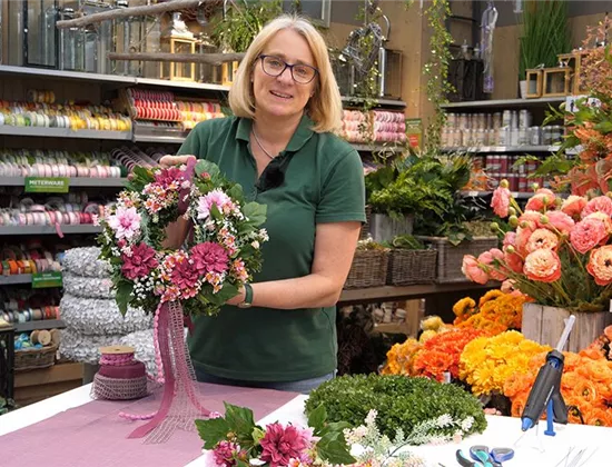DIY – Türkranz mit künstlichen Blumen selbst gestalten
